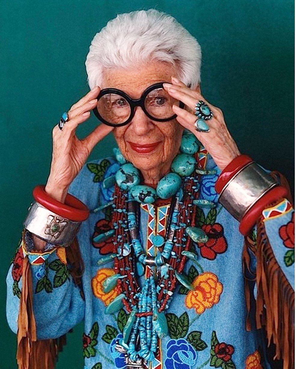 Image for Stylische Golden-Girls gesucht! (60+)